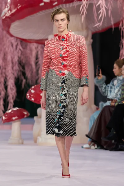 Look 36
